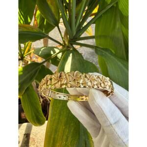14K Hawaiian Heirloom Plumeria Bracelet Bangle Flower Hawaiian Scroll Size 7